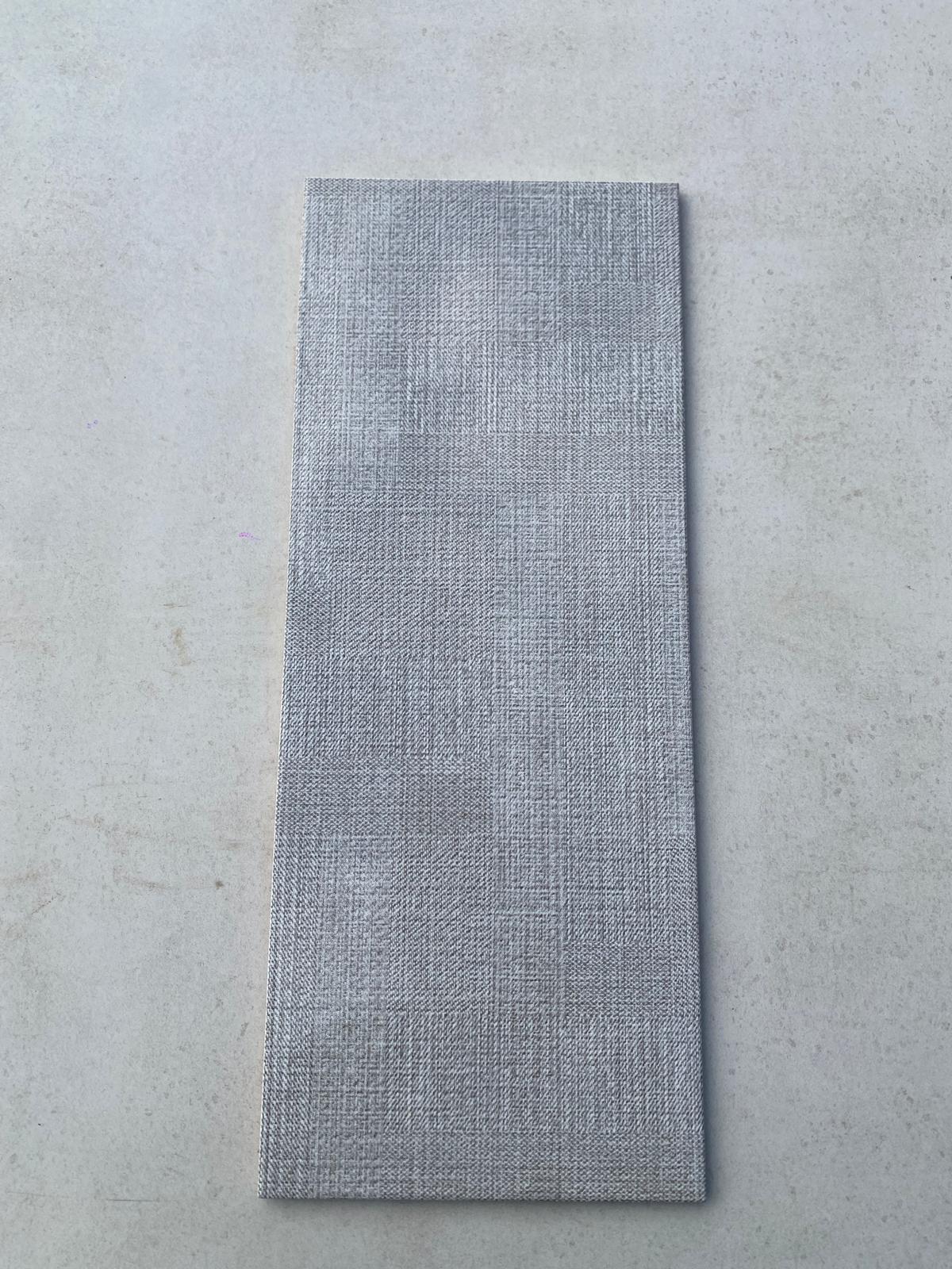 Piastrelle 20x50 Texture grigio glossy