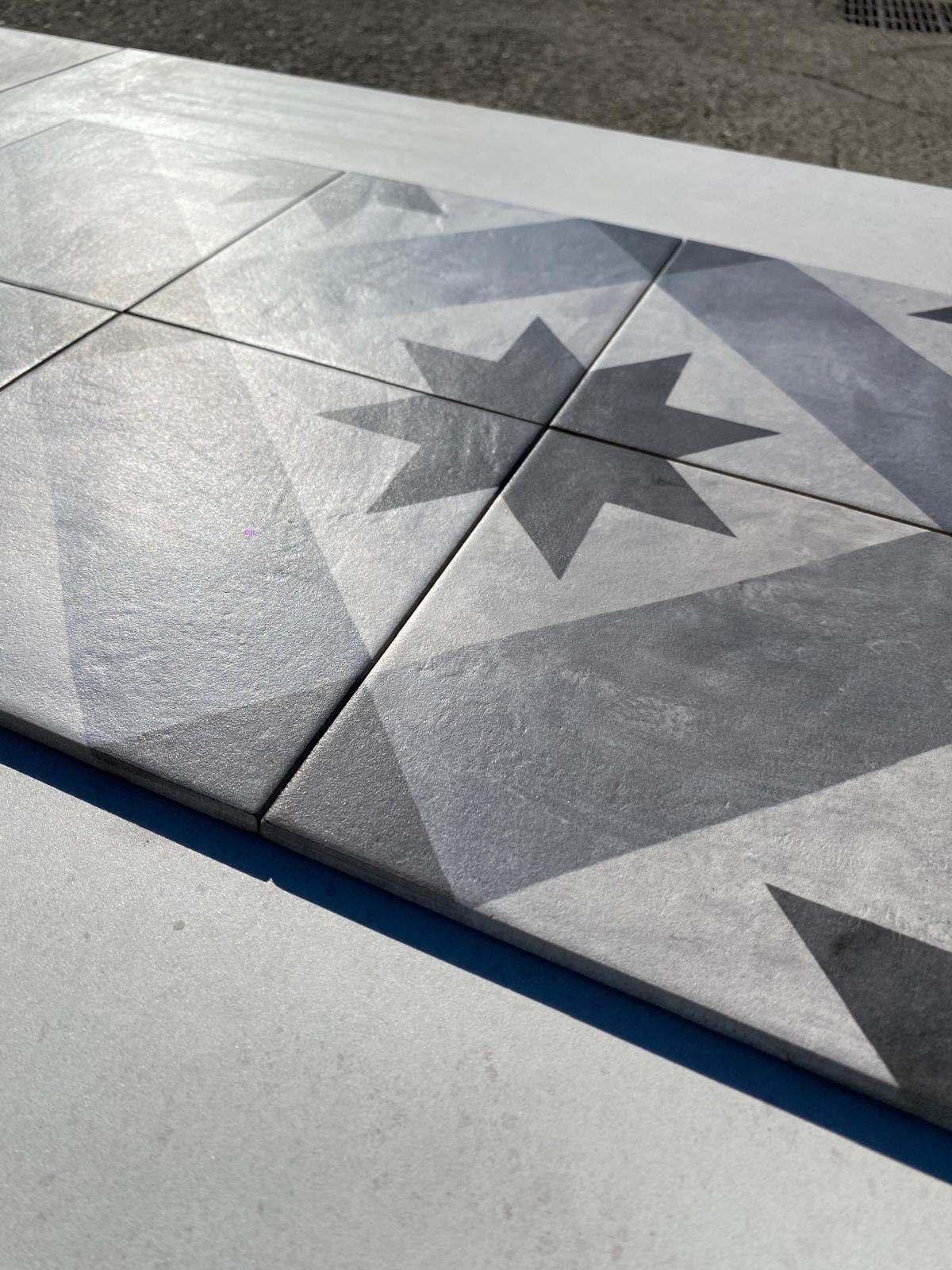 Piastrella 20x20 Serie Terra stella f bianco nero matt