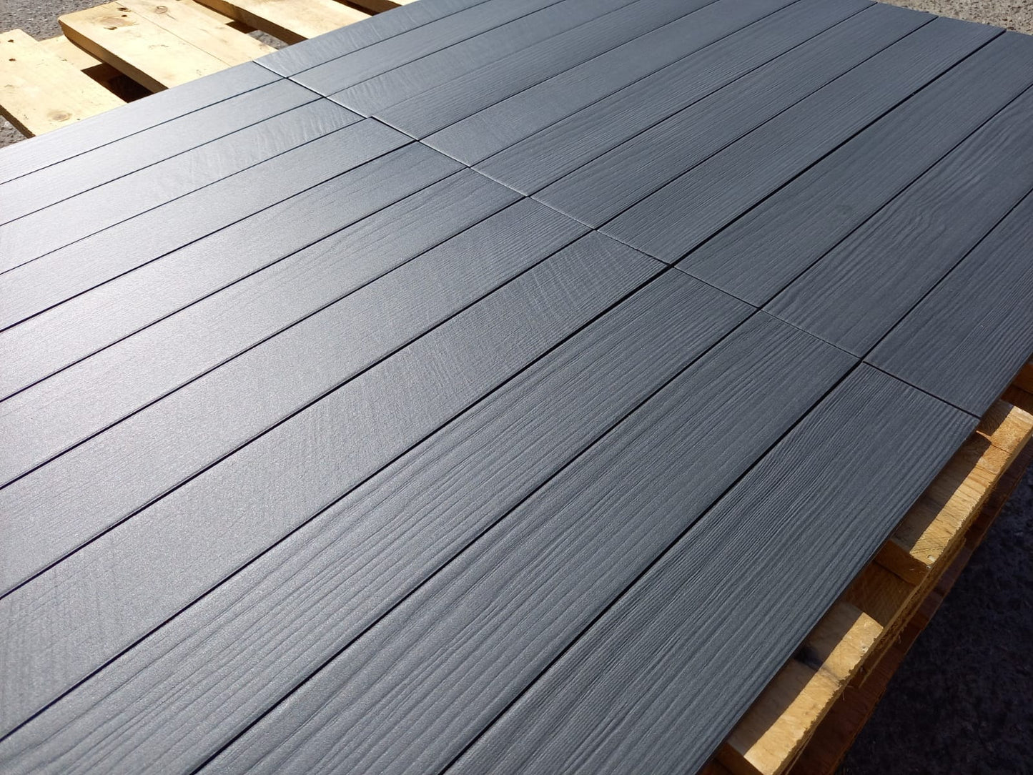 Piastrelle 7.5x60 Elementi nero legno