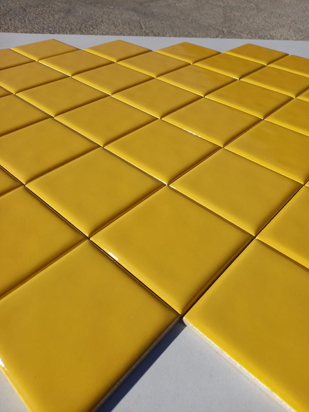 Piastrelle 10x10 Xacar giallo lucido