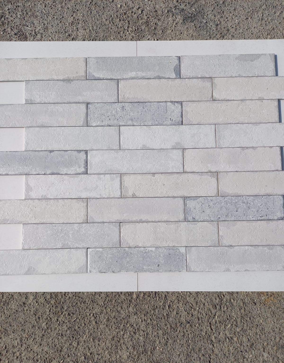 Piastrella 7.5x30 Bricklane bianco sfumato
