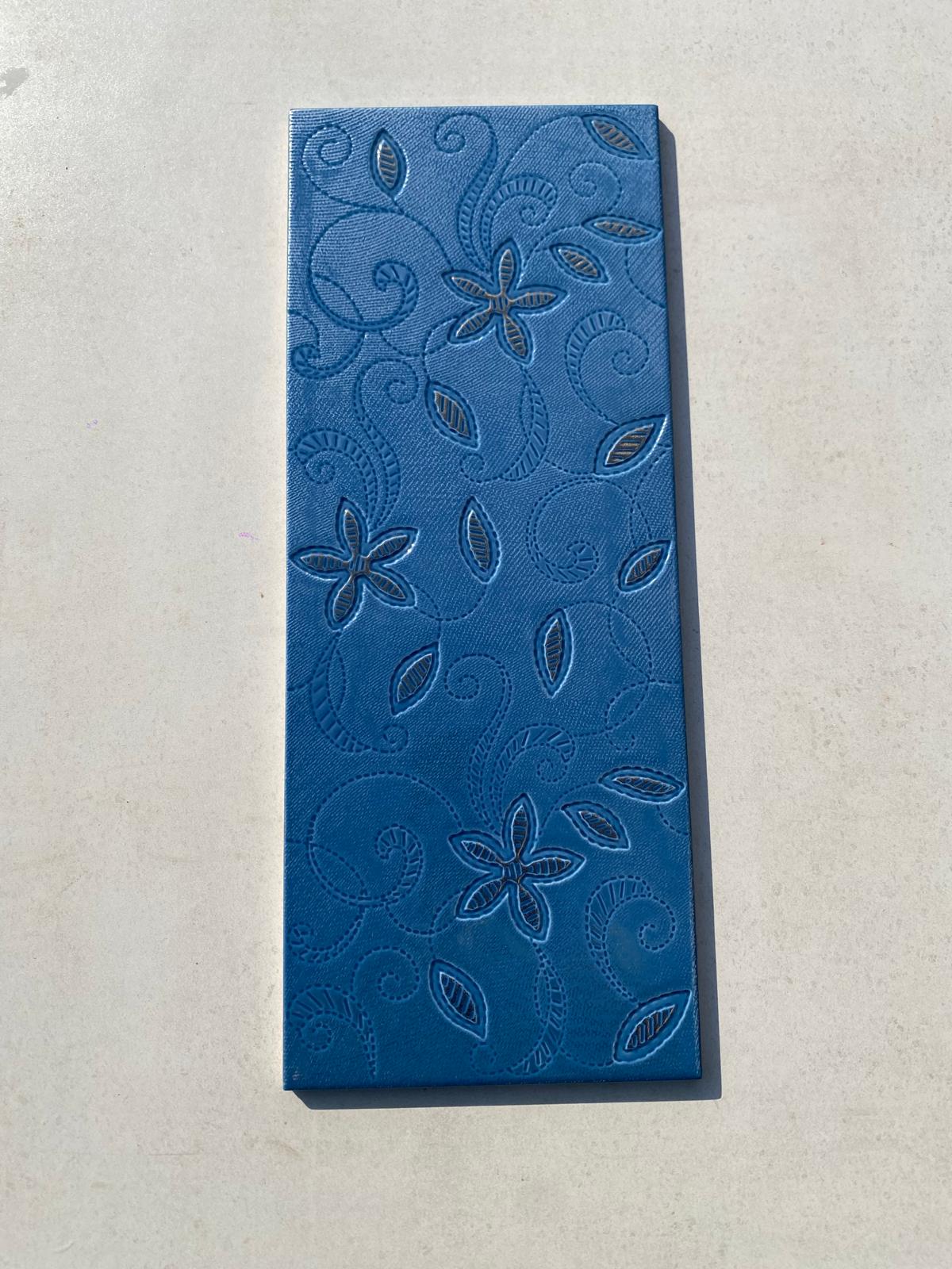 Piastrelle 20x50 Tiffany elegance zaffiro decoro blu lucido in rilievo
