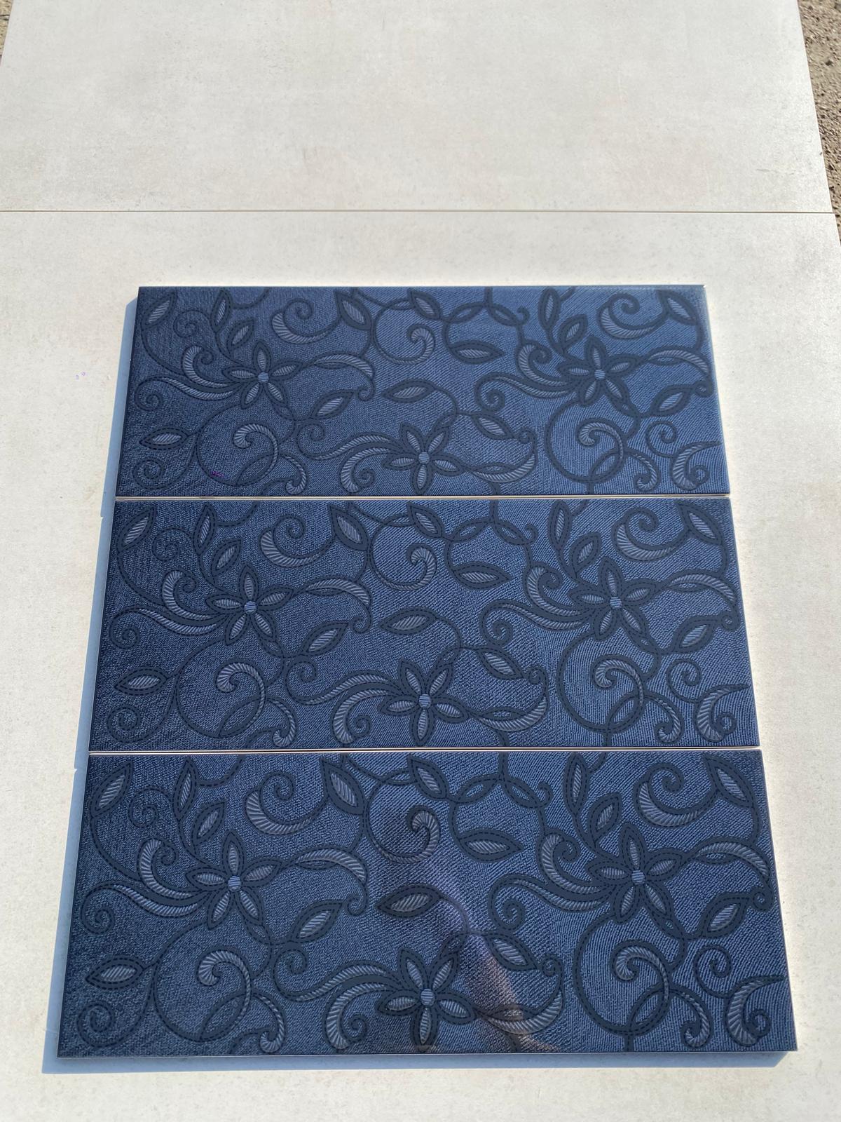 Piastrelle 20x50 Tiffany serigrafato quarzite decoro blu lucido