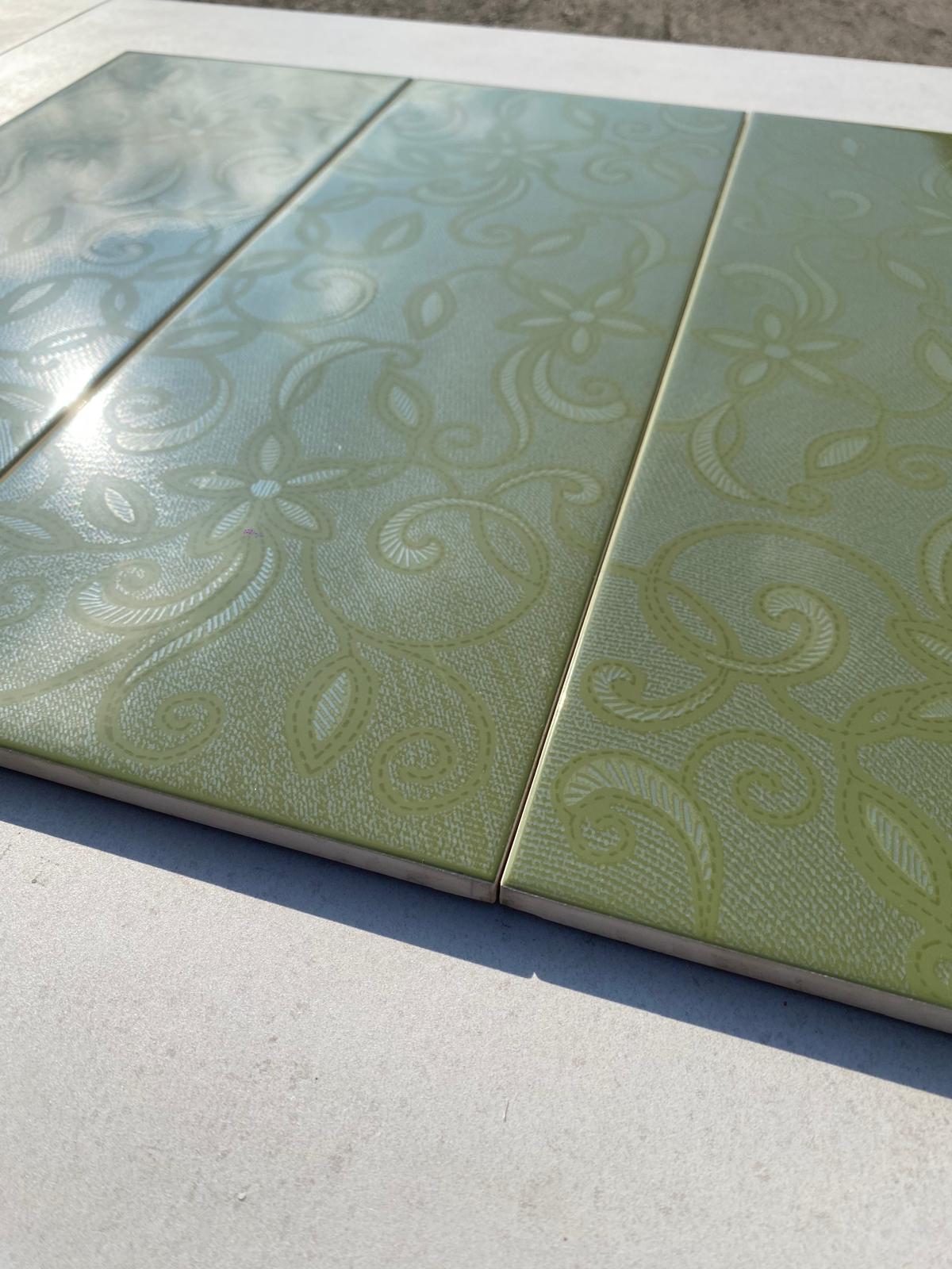 Piastrelle 20x50 Tiffany serigrafato smeraldo decoro verde lucido