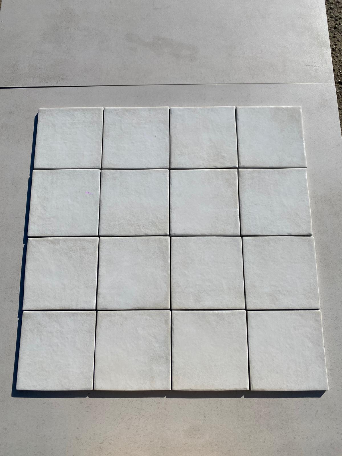 Piastrelle 15x15 Perla di baia avorio lucido