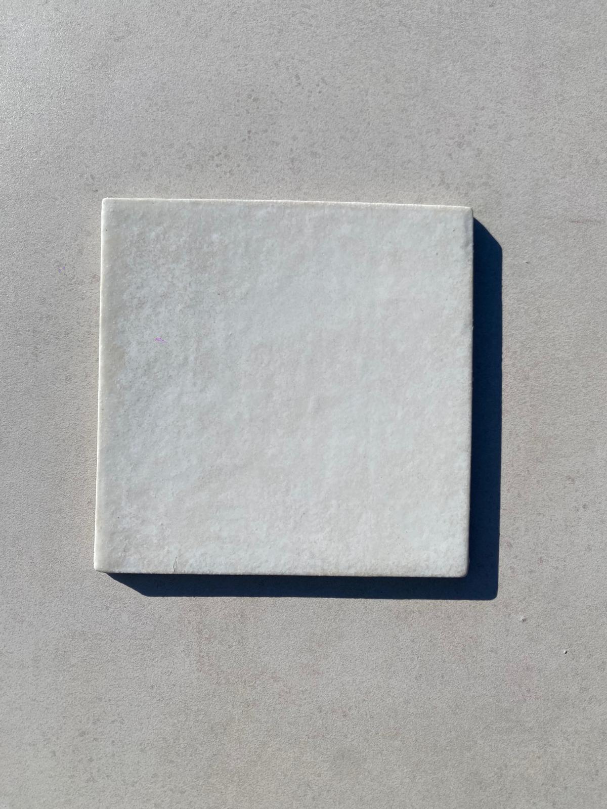 Piastrelle 15x15 Perla di baia avorio lucido