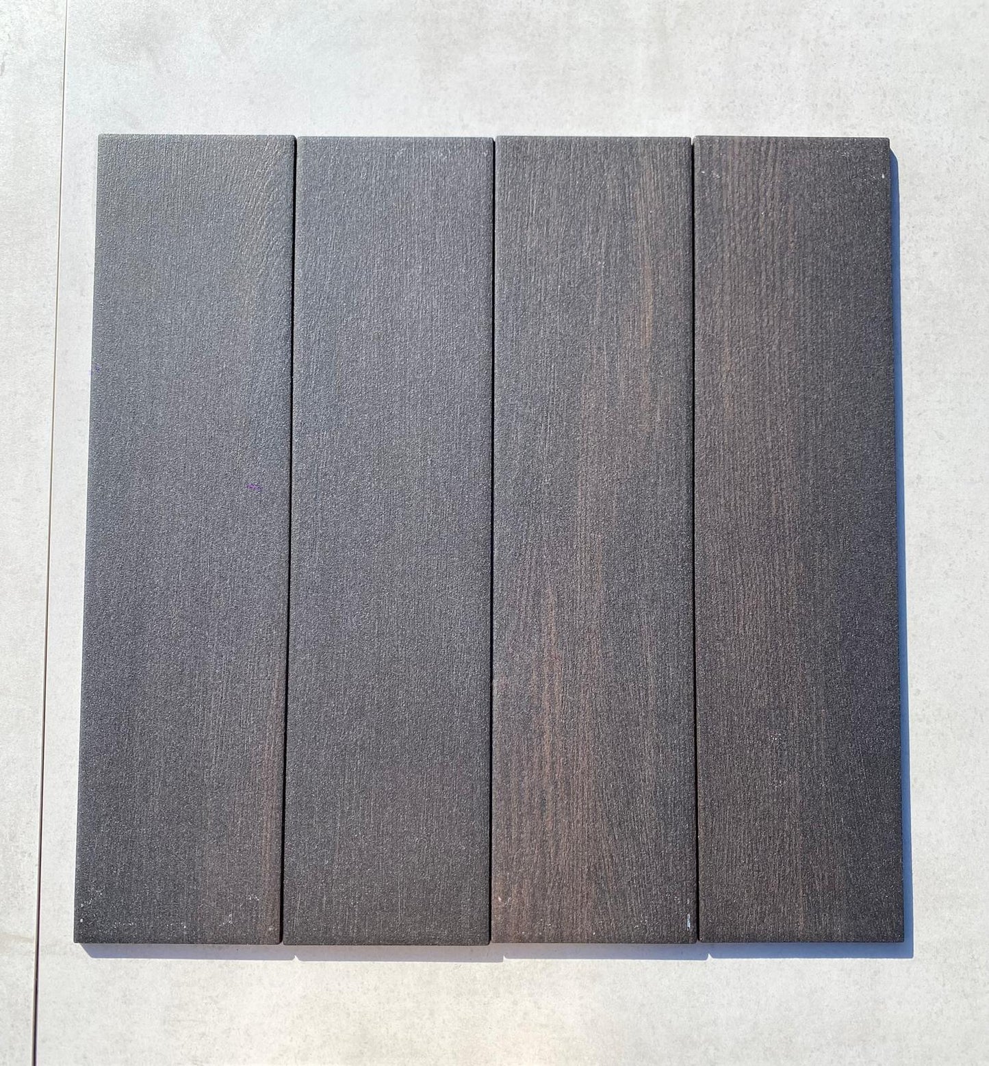 Piastrelle 15x60 Easy wood wengè R11 marrone scuro da esterno