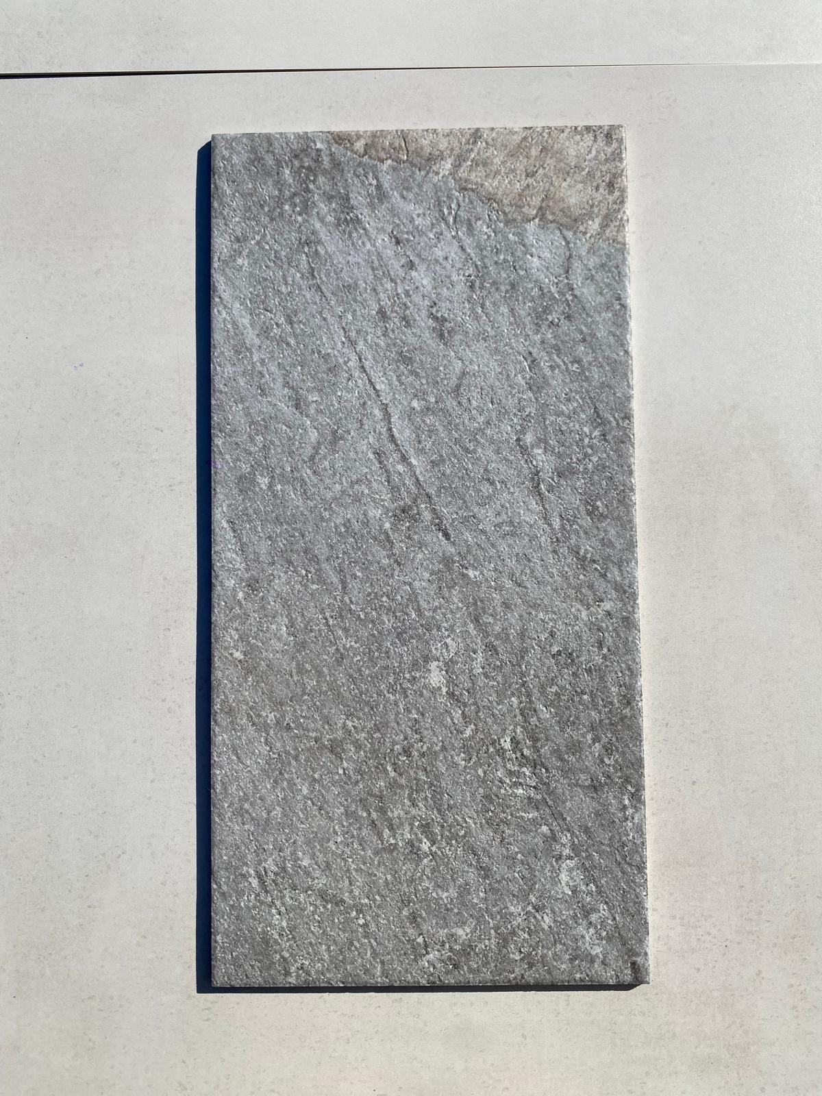 Piastrelle 31.5x62.5 Gran bali grigio da esterno R11