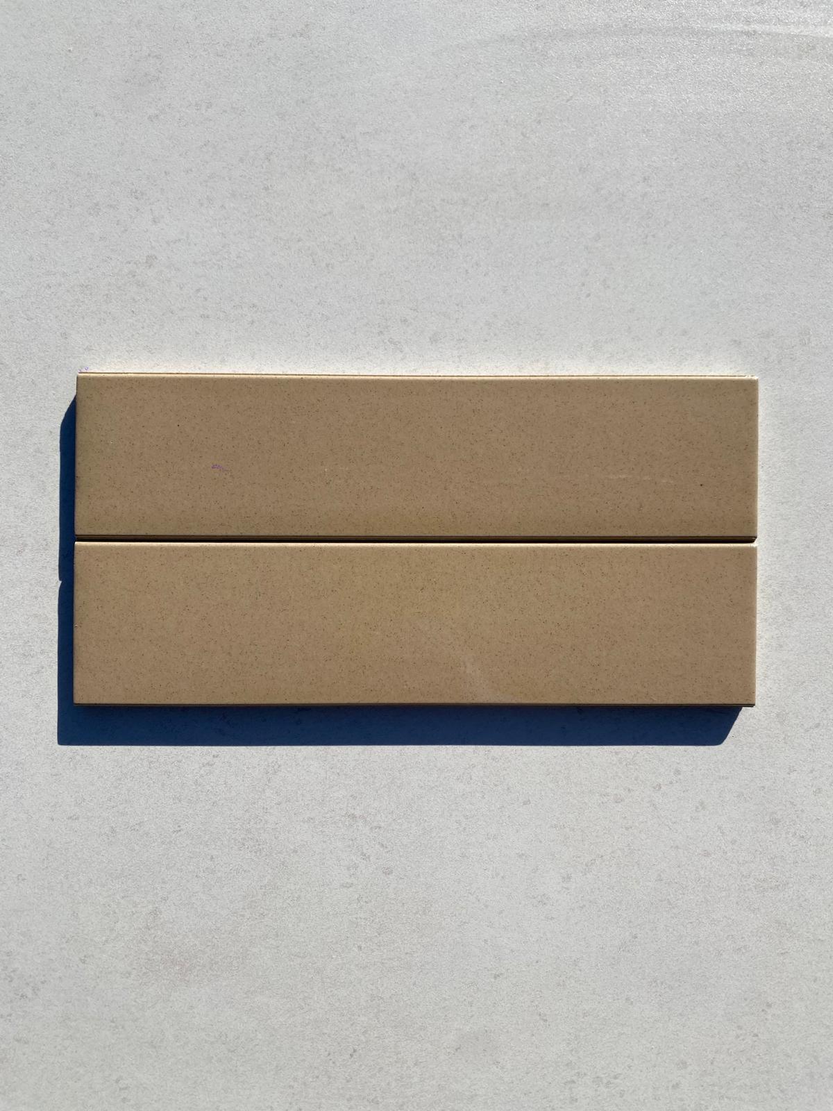 Piastrelle 12x.24.5 klinker beige lucido