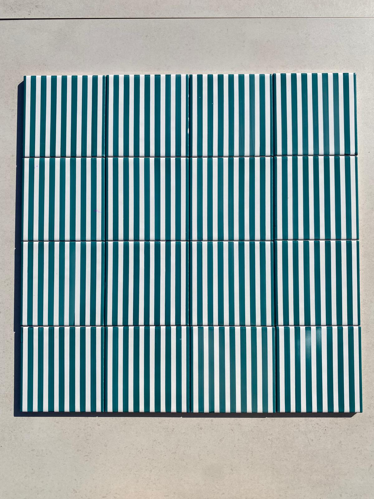 Piastrelle 13x13 Mille righe verde smeraldo