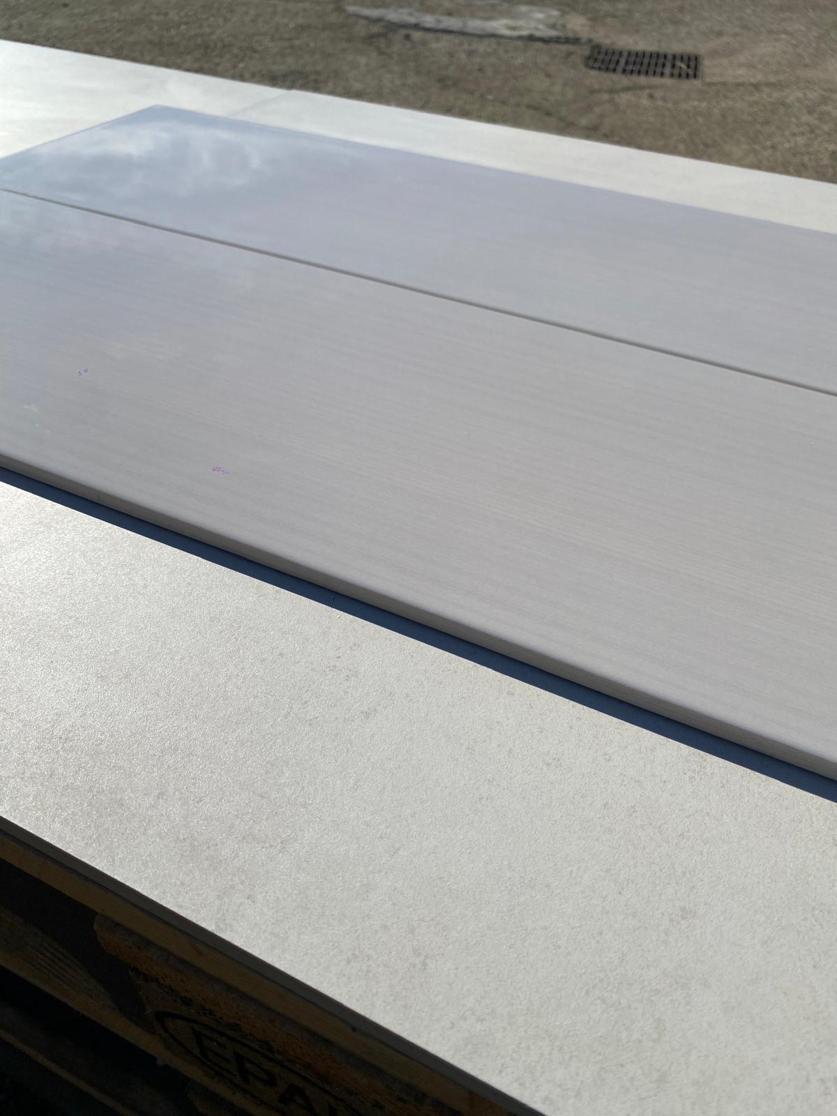 Piastrelle 25x75 Linear grigio lucido
