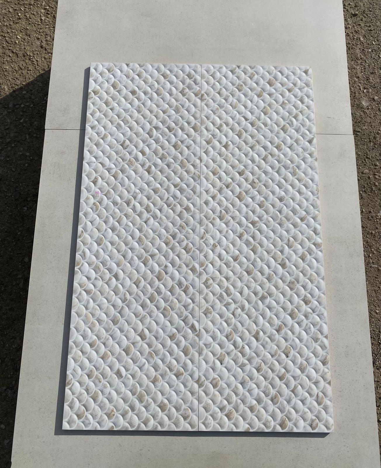 Piastrelle 30x90 Mos Lucia beige squame glossy rettificato