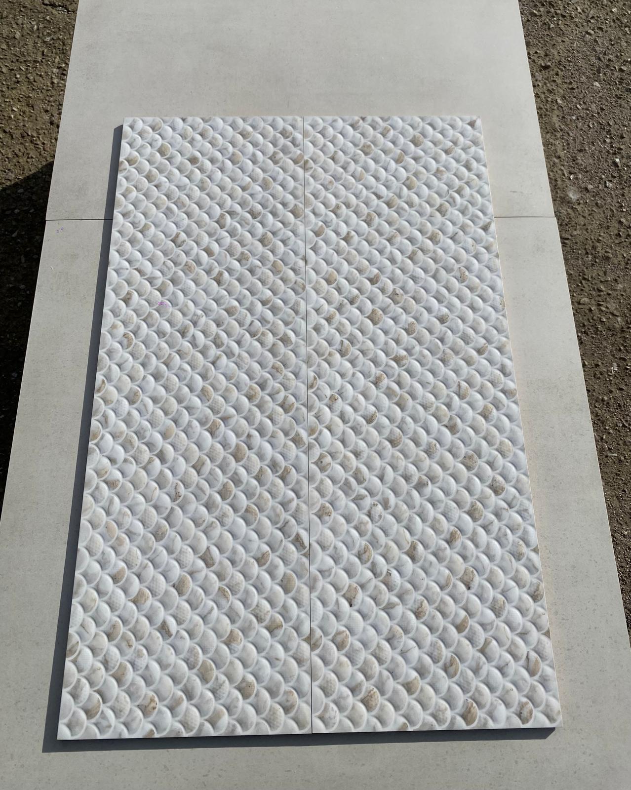 Piastrelle 30x90 Mos Lucia beige squame glossy rettificato