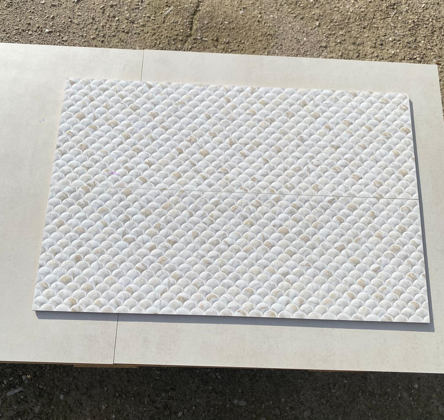 Piastrelle 30x90 Mos Lucia beige squame glossy rettificato